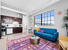 CozySuites at First Avenue