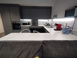 Charming 3-bed Apartment in London