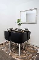 Charming 3-bed Apartment in London