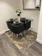 Charming 3-bed Apartment in London