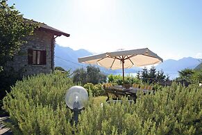 Ca del Doss con Giardino Vista Lago