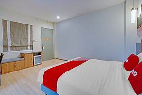 Super OYO Capital O 3905 Graha 100 Guest House Syariah