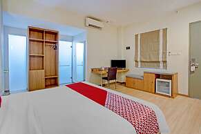Super OYO Capital O 3905 Graha 100 Guest House Syariah