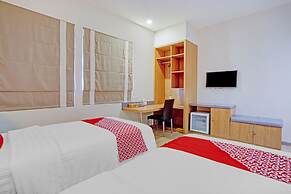 Super OYO Capital O 3905 Graha 100 Guest House Syariah