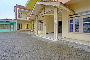 OYO 2708 Hotel Kemuning Syariah