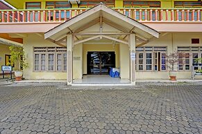 OYO 2708 Hotel Kemuning Syariah