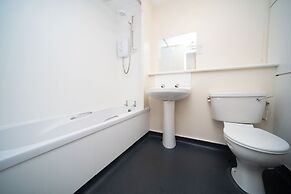 JOIVY Budget 4,5 and 6 bed private flats, in Historic Old Town - Adult