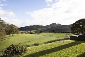 JOIVY Budget 4,5 and 6 bed private flats, in Historic Old Town - Adult