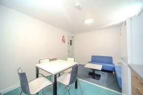 JOIVY Budget 4,5 and 6 bed private flats, in Historic Old Town - Adult