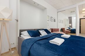 Studios 216 Jerozolimskie Ave by Renters