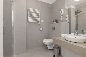 Studios 216 Jerozolimskie Ave by Renters