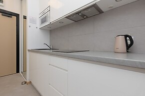 Studios 216 Jerozolimskie Ave by Renters