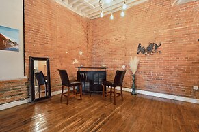 Queen G Investments 1 Bedroom Apts by RedAwning