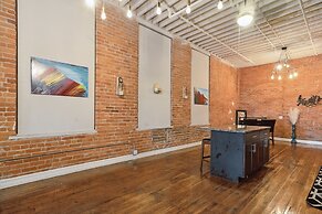 Queen G Investments 1 Bedroom Apts by RedAwning