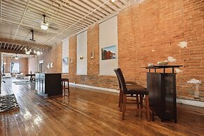 Queen G Investments 1 Bedroom Apts by RedAwning