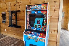 Grizzlies Den 4 Bedroom Cabin by RedAwning