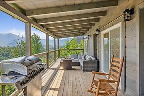 Grizzlies Den 4 Bedroom Cabin by RedAwning