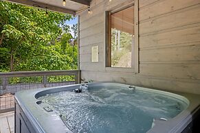 Grizzlies Den 4 Bedroom Cabin by RedAwning