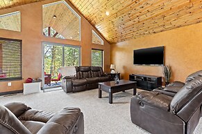 Larkspur Hills 5 BR Villa with Hot Tub