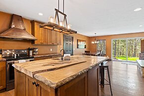Larkspur Hills 5 BR Villa with Hot Tub