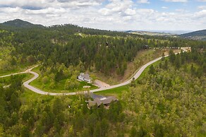 Larkspur Hills 5 BR Villa with Hot Tub