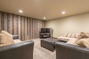 Larkspur Hills 5 BR Villa with Hot Tub