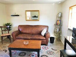 The Midvale Cottage 1 Bedroom Cottage