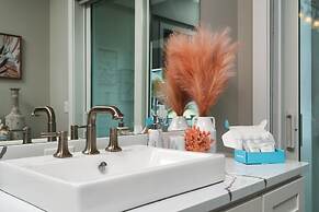 Beautiful New Build - 450 Palermo 4 Bedroom Home by RedAwning