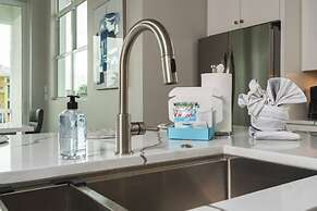 Beautiful New Build - 450 Palermo 4 Bedroom Home by RedAwning