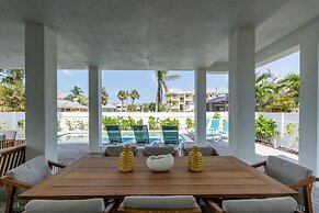 Beautiful New Build - 450 Palermo 4 Bedroom Home by RedAwning