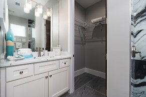 Beautiful New Build - 450 Palermo 4 Bedroom Home by RedAwning