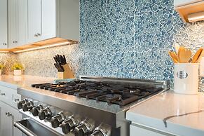 Beautiful New Build - 450 Palermo 4 Bedroom Home by RedAwning