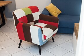 Home Away from Home 2 Bd Apt in Zografou