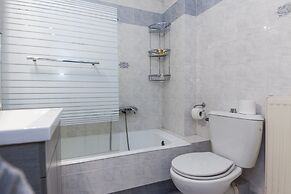 Home Away from Home 2 Bd Apt in Zografou