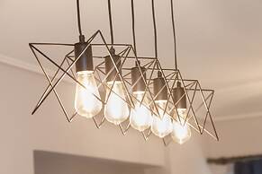 Home Away from Home 2 Bd Apt in Zografou