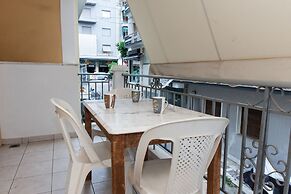 Home Away from Home 2 Bd Apt in Zografou