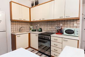Home Away from Home 2 Bd Apt in Zografou