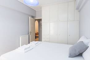 Home Away from Home 2 Bd Apt in Zografou