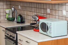 Home Away from Home 2 Bd Apt in Zografou