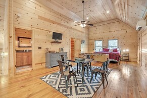 Summer Moon Lodge 2 Bedroom Cabin by RedAwning