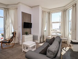 2 Beach View @ Beaconsfield House