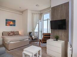 2 Beach View @ Beaconsfield House