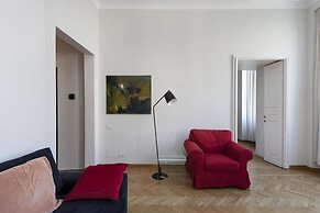 Cairoli Stylish Apartment by Wonderful Italy