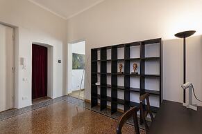 Cairoli Stylish Apartment by Wonderful Italy