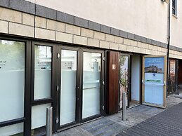 JOIVY Affordable 3,4,5 and 12 bed private flats next to Royal Mile - A