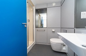 JOIVY Affordable 3,4,5 and 12 bed private flats next to Royal Mile - A