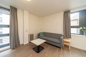 JOIVY Affordable 3,4,5 and 12 bed private flats next to Royal Mile - A