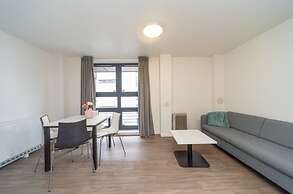 JOIVY Affordable 3,4,5 and 12 bed private flats next to Royal Mile - A