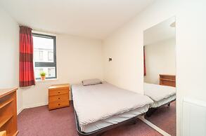 JOIVY Affordable 3,4,5 and 12 bed private flats next to Royal Mile - A