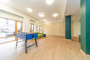 JOIVY Affordable 3,4,5 and 12 bed private flats next to Royal Mile - A